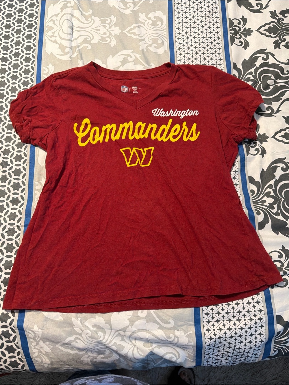 Washington Commanders Women's V-Neck Tee - Burgundy